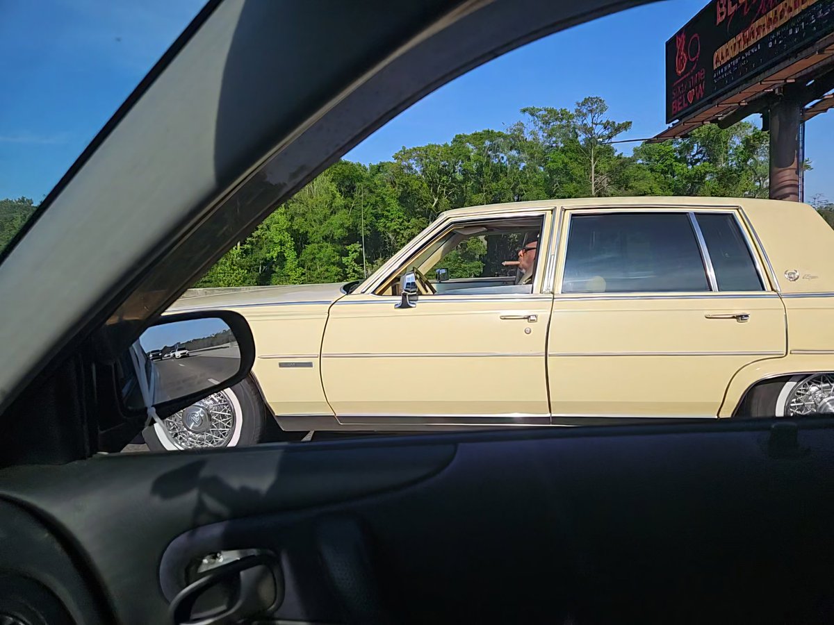 TMIBeard's tweet photo. @Inspirenaire Seen this OG Rollin down the interstate smoking a cigar the other day https://t.co/gtBpxYffl1