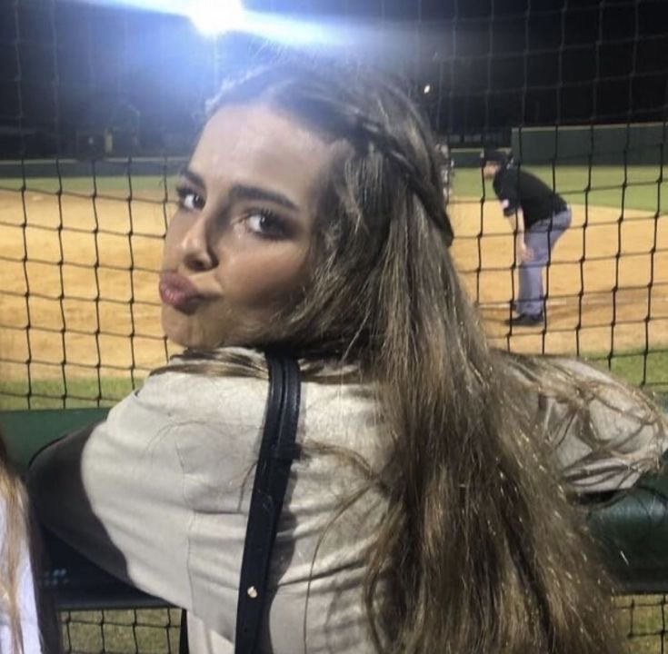 aquamrae's tweet photo. Addison Rae in high school https://t.co/VkUo9QPKy1