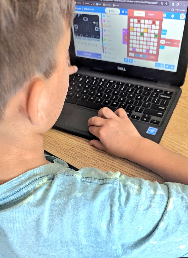 MrsMorgado1's tweet photo. Today students designed a program using the micro:bits that warns people when a building becomes unstable. #microbits @microbit_edu @StPhilipDPCDSB https://t.co/sqOoGri5JI
