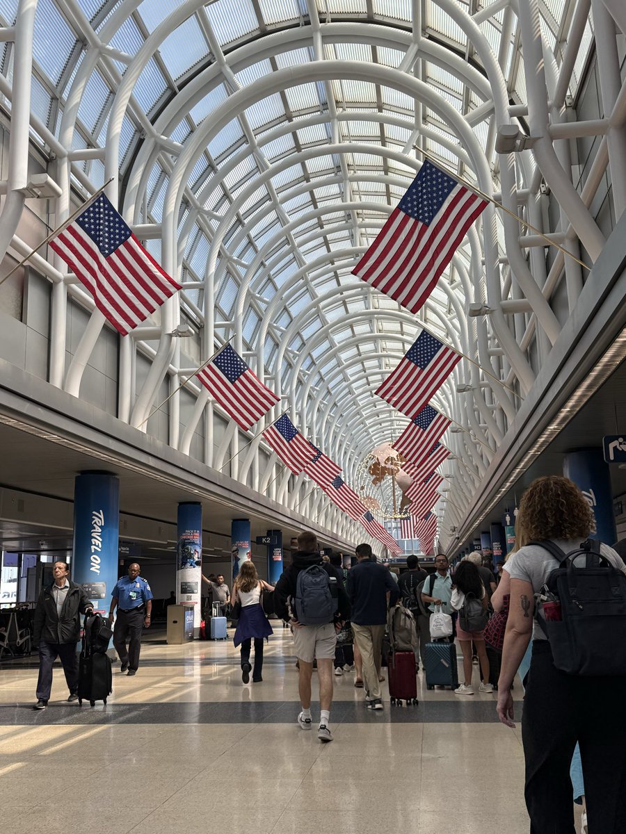 gyrymd's tweet photo. ORD. AMERICAN FLAGS AT WALKING AREA From Security GAVE ME#Lump in Throat 
God Bless America all the time https://t.co/mGURPn6Hzh