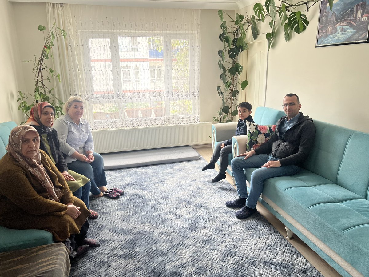 refahetimesgut's tweet photo. Yeniden Refah Partisi Etimesgut İlçe Başkanımız Ali Yurtoğlu, Kadın Kolları Başkanmız Emine Yaman ile birlikte ev ziyaretleri gerçekleştirdik. Genel Başkanımız Dr Fatih Erbakan ın selamlarını iletip, yaklaşan Kurban Bayramları nı kutladık.
#kurbanbayramınızmübarekolsun #etimesgut https://t.co/If2gUUjMov