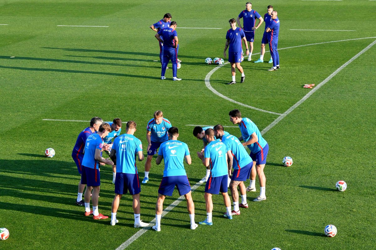 HNS_CFF's tweet photo. First #Croatia practice session ✅

📸 Cropix

#WorldCup #Vatreni❤️‍🔥 https://t.co/DlC7d2N8Gg
