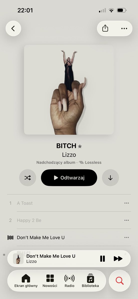 mokradelko's tweet photo. @lizzo follow queen https://t.co/yIAmkpRQbo