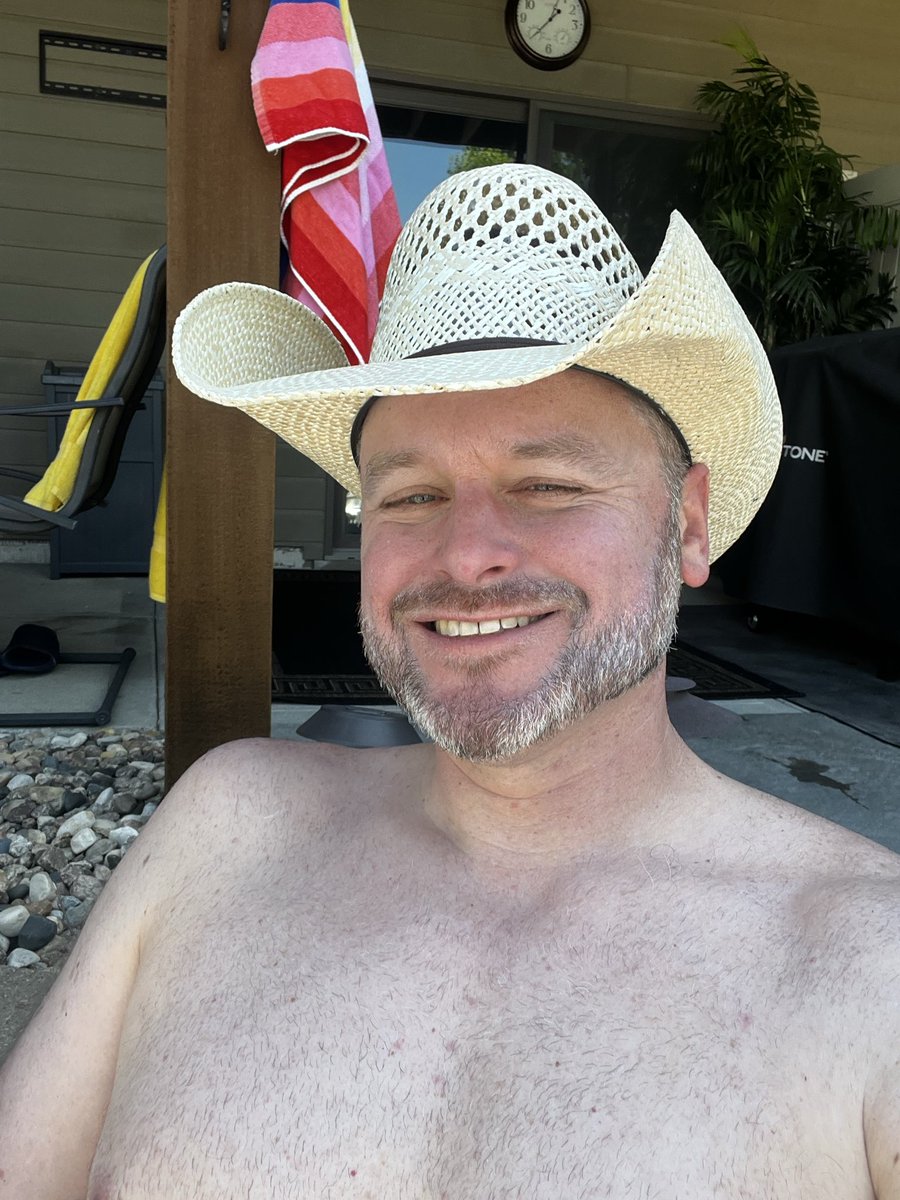 LloydRaC's tweet photo. It’s a great day to be alive! #MemorialDay https://t.co/B0JNj5PO8n
