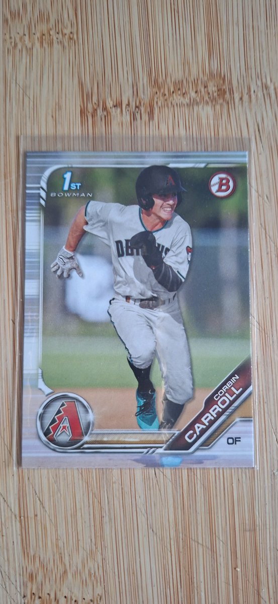 franckesnault's tweet photo. @Gylbret @pariscardshow Mes 4 plus belles cartes du Pariscardshow 👜 : 
_ insert Unleashed Bryce Harper optic
_  Tiers One // James Wood
_ Bowman best / 299 prospect  diamonds refractor Dylan Crews
_ 1st Bowman Corbin Carroll
Bonne ambiance. Pas trop de baseball mais on a croisé le célebre @Gylbret 😁 https://t.co/ap3izyNn8m
