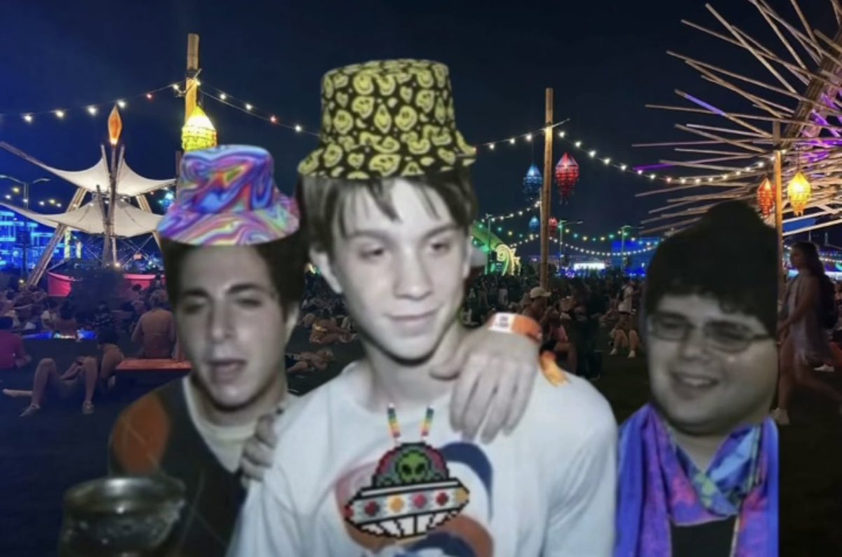 AStateofPete's tweet photo. You and your friends wandering around the festival drunk af but vibing living your best lives like https://t.co/Ga8YYo14NA