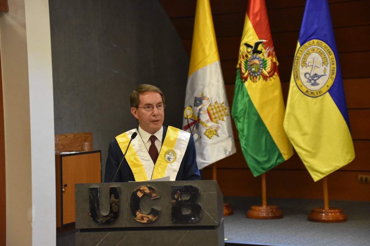 ePC_UCB's tweet photo. ✨ En la ePC Business School celebramos la posesión del Dr. Boris Branisa como nuevo Director, reafirmando nuestro compromiso con una educación centrada en la innovación, la ética y la formación de líderes para el desarrollo de Bolivia. 🇧🇴

#ePCBusinessSchool #UCB https://t.co/2WaLs7l9Vs