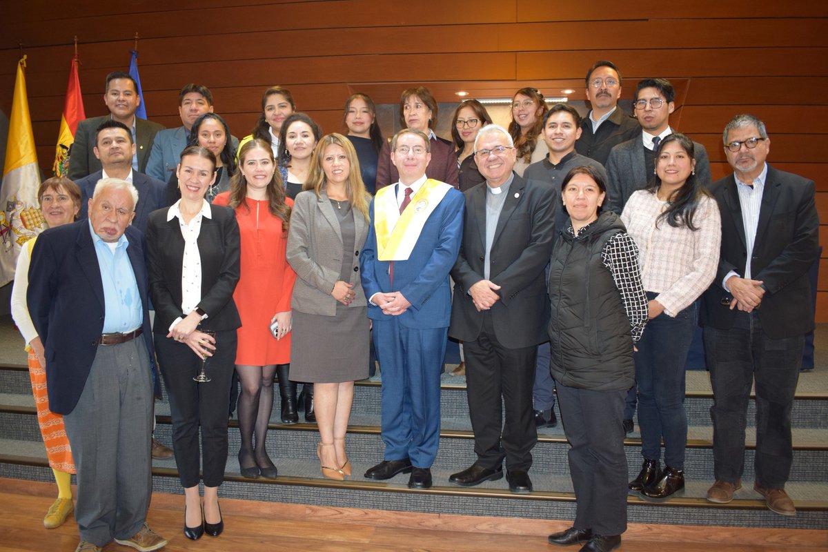 ePC_UCB's tweet photo. ✨ En la ePC Business School celebramos la posesión del Dr. Boris Branisa como nuevo Director, reafirmando nuestro compromiso con una educación centrada en la innovación, la ética y la formación de líderes para el desarrollo de Bolivia. 🇧🇴

#ePCBusinessSchool #UCB https://t.co/2WaLs7l9Vs