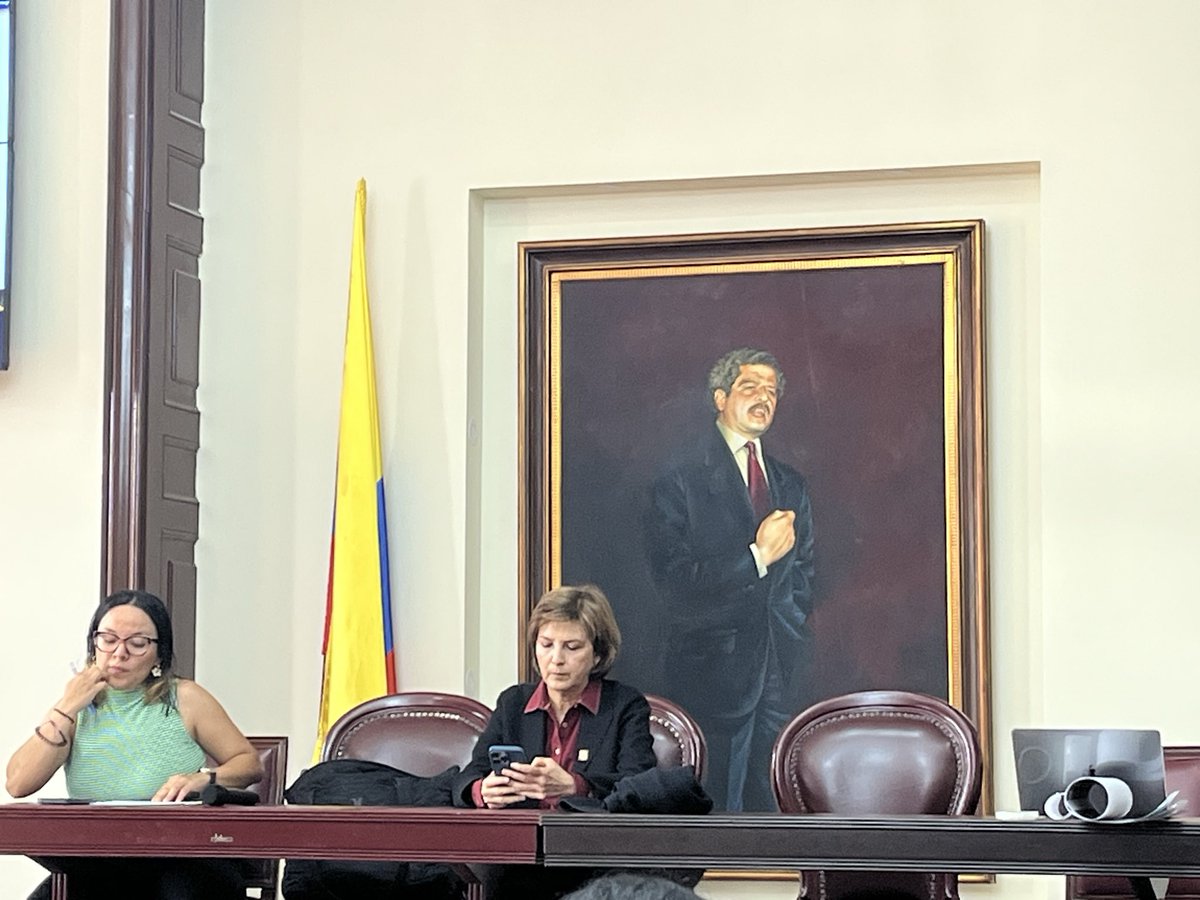 ActivosXElRuido's tweet photo. #NoMeSaquenDeMiBarrio

El Congreso de la República le da la bienvenida a un monstruo invisible que se ha tomado la ciudad:

Hoy, con ustedes, habla el #Ruido de Vive Claro, del Simón Bolívar y de eventos que expulsan a la gente de su casa.

Mesa Técnica Contra el Ruido https://t.co/sivDmMn2BN