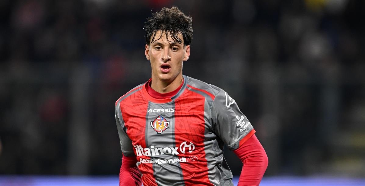 AllRoundLazio's tweet photo. 🚨| Floriani Mussolini è farà ritorno alla #Lazio, la #Cremonese ha deciso di non riscattarlo. Ci sarà per il ritiro a Formello.

— @Laziosiamonoi https://t.co/Jx4atrP5Ar