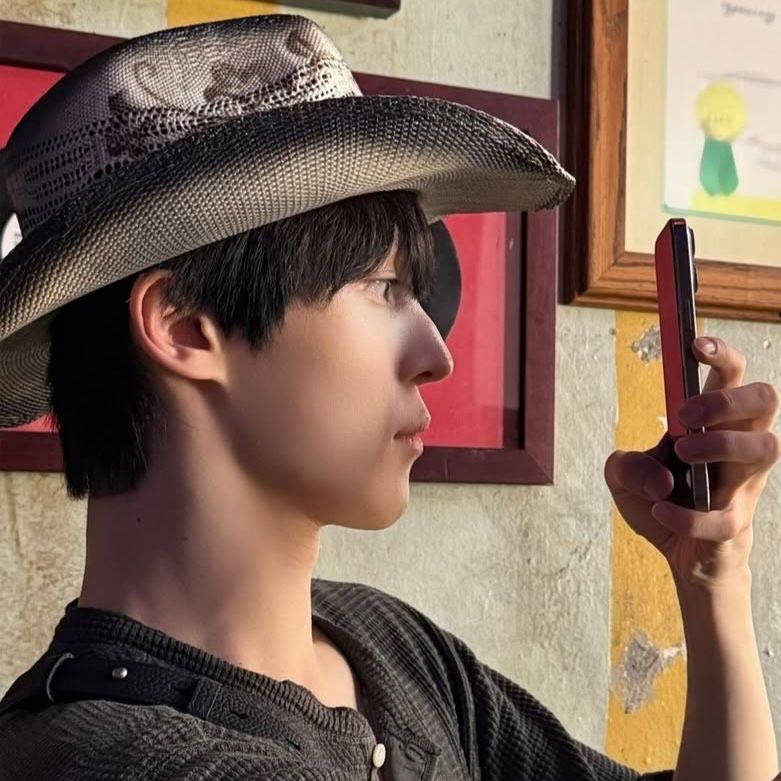 𝐤𝐚𝐢𝐭 𝜗𝜚˚⋆: tweet media