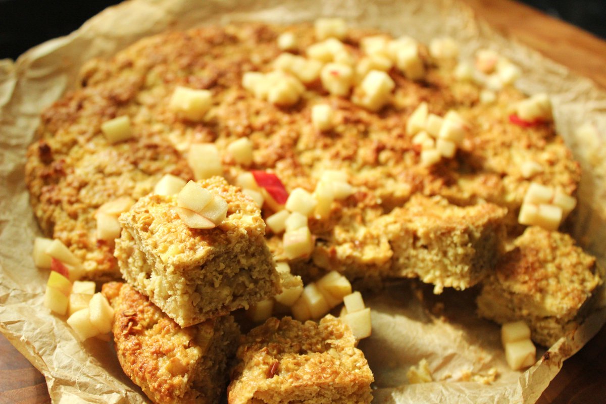 ELLICSRKitchen's tweet photo. Recipes from our class with @UHN Social Medicine Program &amp; @FoodShareTO💚
Featuring affordable meal planning and accessible cooking strategies🙌

🍲Red Lentil &amp; Tomato Curry
🧆Salmon Potato Croquettes w/ Orange Salad
🍎Apple Cinnamon Breakfast Cake
https://t.co/LNyomMq8zl https://t.co/FGaUq0S4Od