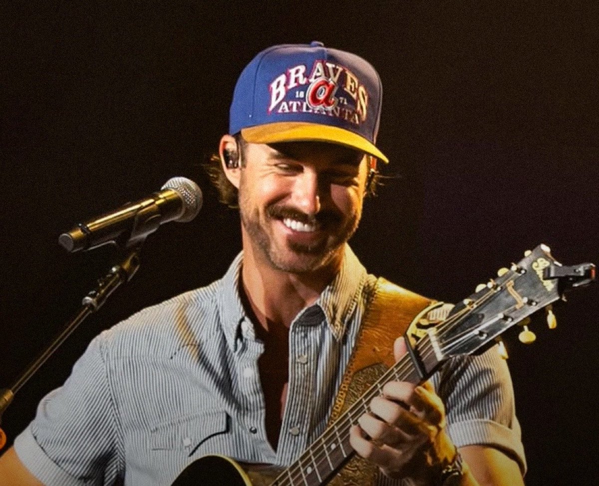 TheCountryWire tweet picture