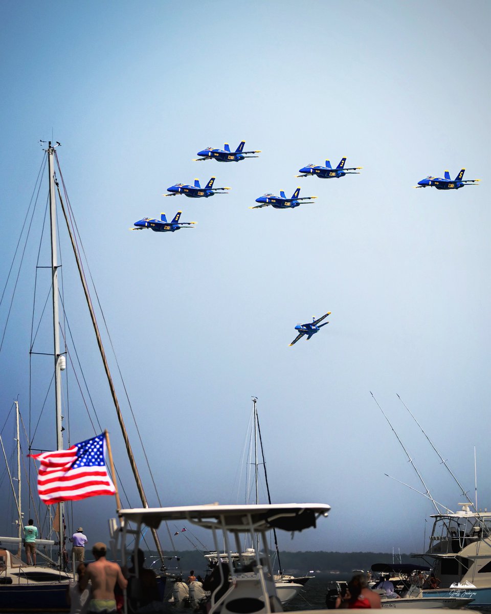_scottjacobson's tweet photo. Land of the free, because of the brave.

#memorialday https://t.co/1KN7Duu4zL