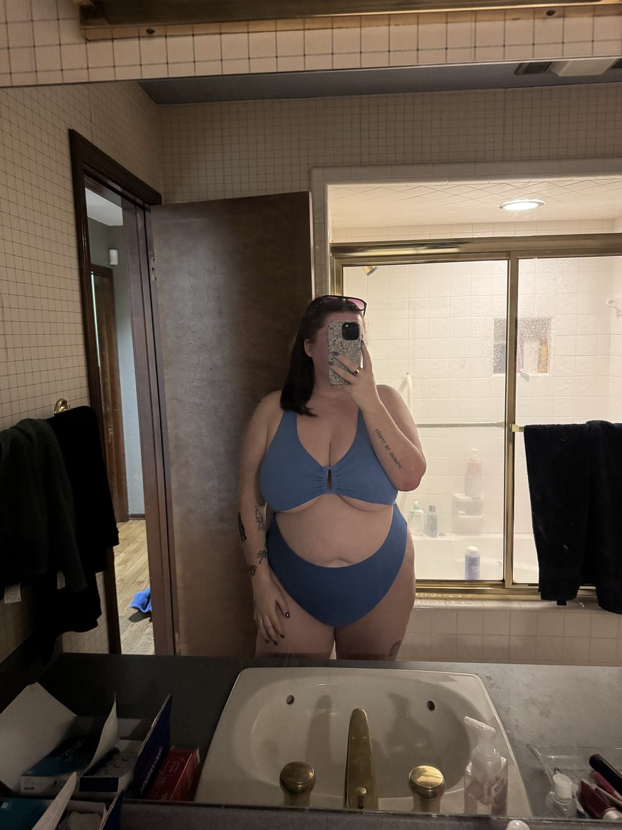Paige 🍒 tweet media
