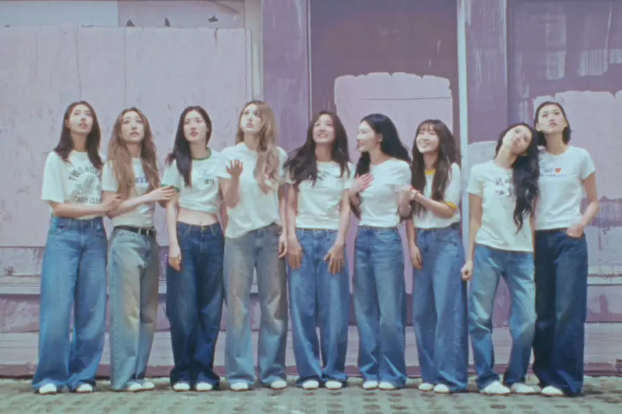 pannchoa's tweet photo. Knets attribute I.O.I's success with 'Suddenly' to its lyrics being almost all in Korean (ft. new peak on Melon's Top100)
https://t.co/wy1hC10CBK https://t.co/dfxSgh6yi6