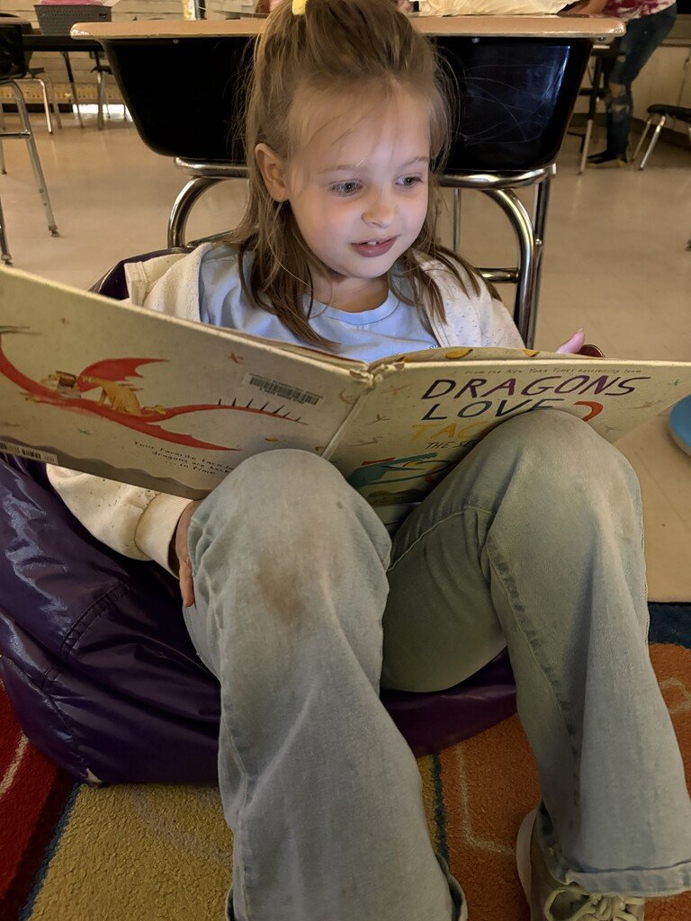 CorinthNY's tweet photo. A shout out to our CES Book Club participants who recently read the book: Dragons Love Tacos and then participated in a craft activity creating tacos when they were done reading!
Thank you to Mrs. Bedell for facilitating our Book Club! 

#CESLovestoRead #RiverhawkBookClub https://t.co/iPydqMchaM