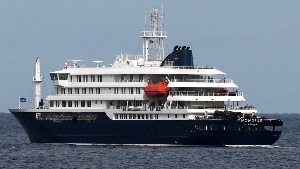 MarioNawfal's tweet photo. 🇪🇸 A second hantavirus case just surfaced among passengers from the cruise ship MV Hondius, now quarantined at a military hospital in Madrid.

Spain's Health Ministry says the system caught it, and the risk to the public hasn't changed.

Hantavirus has no approved treatment and kills roughly 40% of those infected in some strains, so "contained" is doing a lot of work here.

Source: CNN