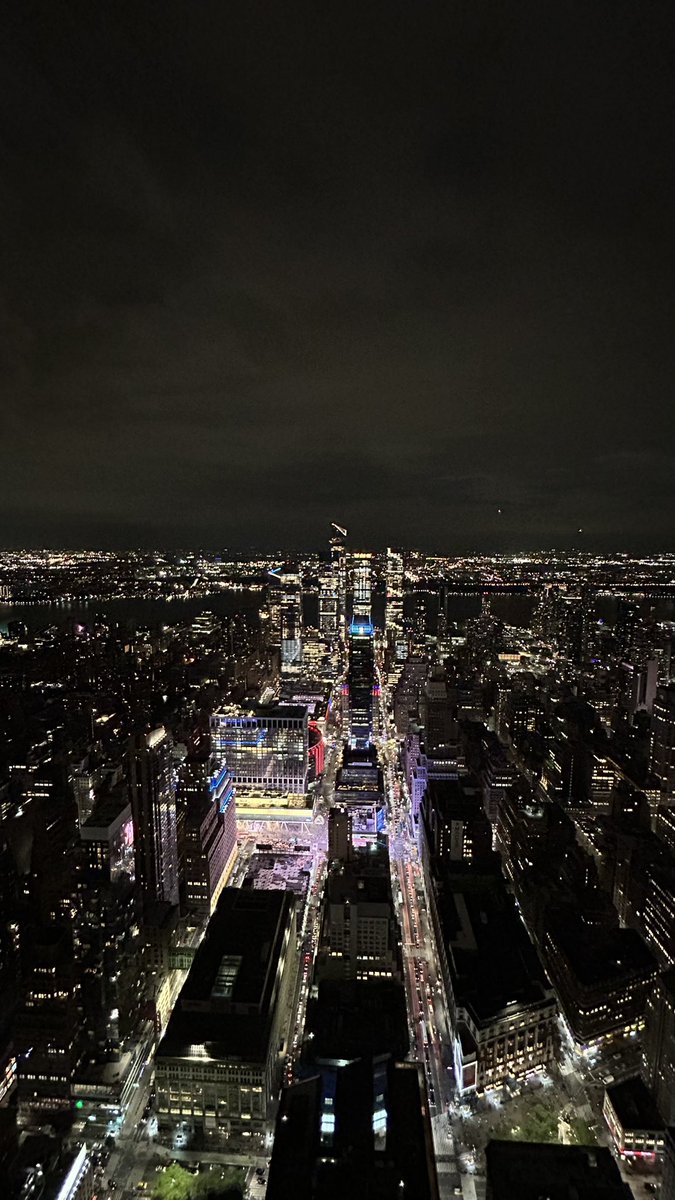 vlsjtd's tweet photo. 📍Times Square https://t.co/az8IsKklSW