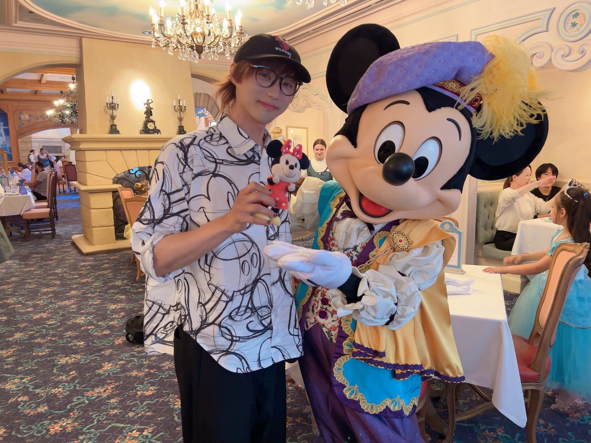takuya___13's tweet photo. サンドリヨンレストラン🍽️
グリーティングはシンデレラ、オーロラ、アリエル、ミッキーでした🥳 https://t.co/DbEI4bZ0hb