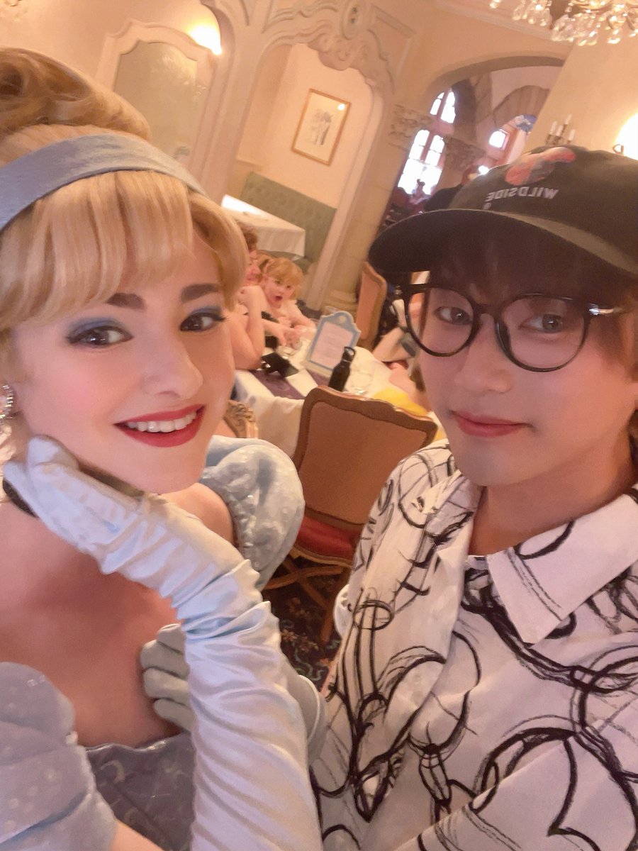 takuya___13's tweet photo. サンドリヨンレストラン🍽️
グリーティングはシンデレラ、オーロラ、アリエル、ミッキーでした🥳 https://t.co/DbEI4bZ0hb