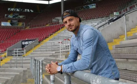 kongFCK's tweet photo. Paderborn, wenn es darum geht Tore zu schießen: #Betze https://t.co/4VAaqOHQum