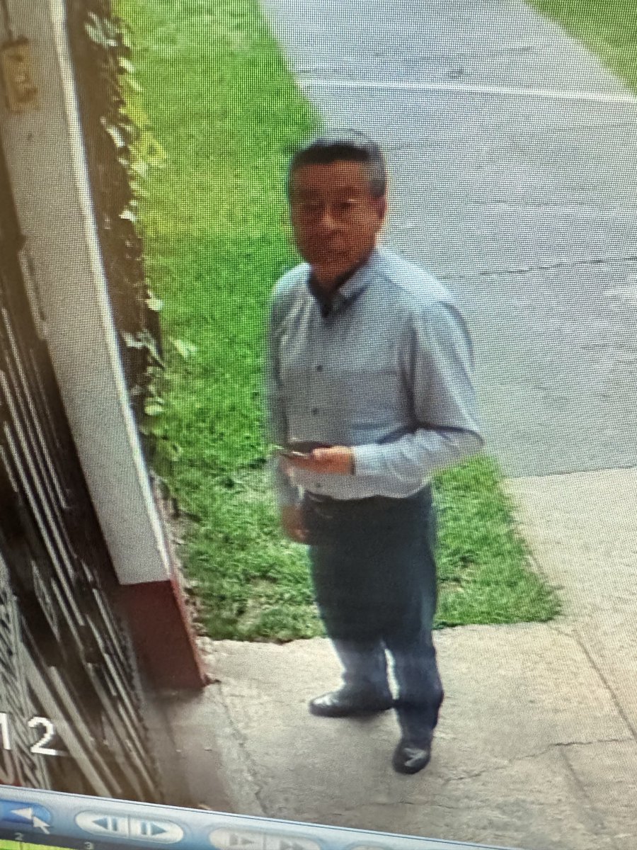 Sammyabogado's tweet photo. @UCS_GCDMX @En_laDelValle @AztecaNoticias @ImagenTVMex @telediario  aproximadamente a las 12:29 minutos este delincuente intentó ingresar a mi domicilio en la colonia del valle, calle Nicolás San Juan 847 intentó meter unas llaves al no responder al timbre lo sorprendió mi esposa https://t.co/mXkCrr9G8b