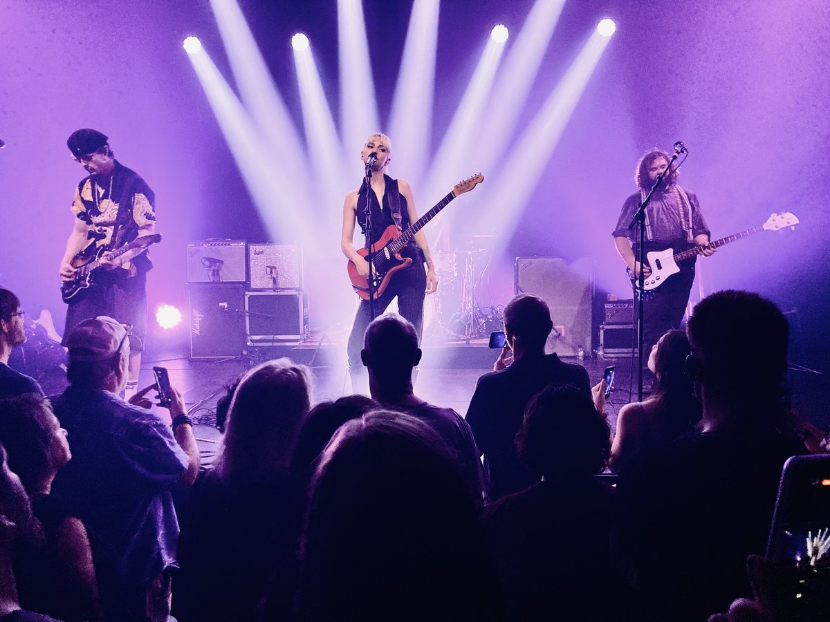 D_Janowitz's tweet photo. Hiqpy tijdens het optreden in de Oosterpoort in Groningen. (24-05-2026) #Hiqpy #rock #Groningen https://t.co/Ulk580jPgd