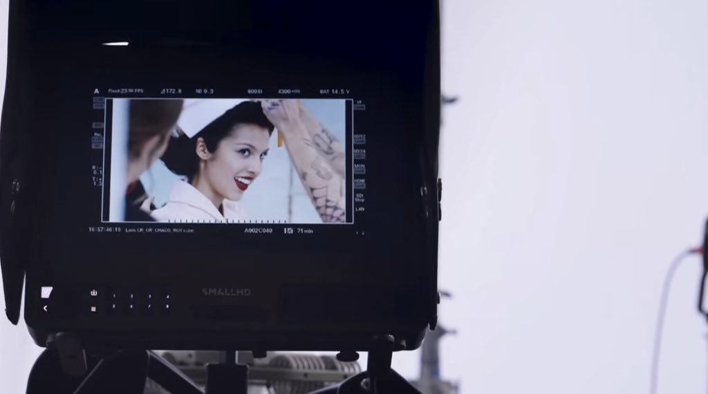 domithillesle's tweet photo. @LiviesHQ @AppleMusic @oliviarodrigo the cure behind the scenes🥹🧶🩷 https://t.co/TzEVUJPL4K