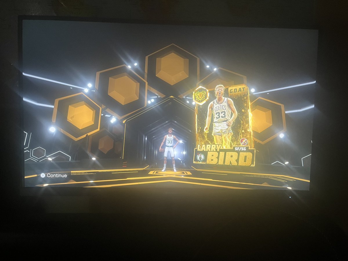 UpThere777's tweet photo. @_iamGodSon87 @NBA2KMyTEAM Guess this makes up for the nasty ass Ray Allen pull https://t.co/GZpmj2IMm9
