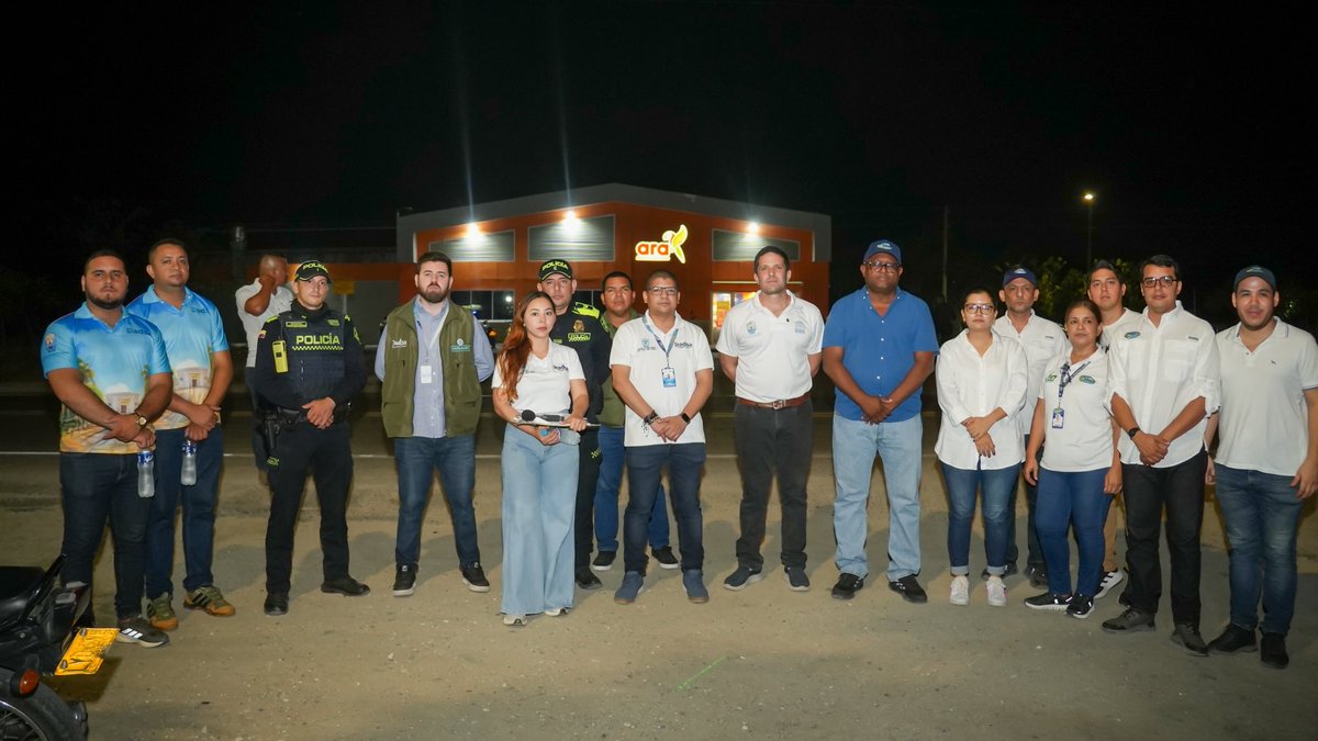 dadsasm2024's tweet photo. Santa Marta no se la vamos a entregar al desorden, al descontrol ni al exceso de ruido. Aquí tiene que prevalecer el respeto por la comunidad, por los entornos sanos y por la convivencia ciudadana.

Comerciantes, cumplan la norma.Actuaremos con firmeza donde sea necesario.‼️🚨 https://t.co/92vXDYOH8S