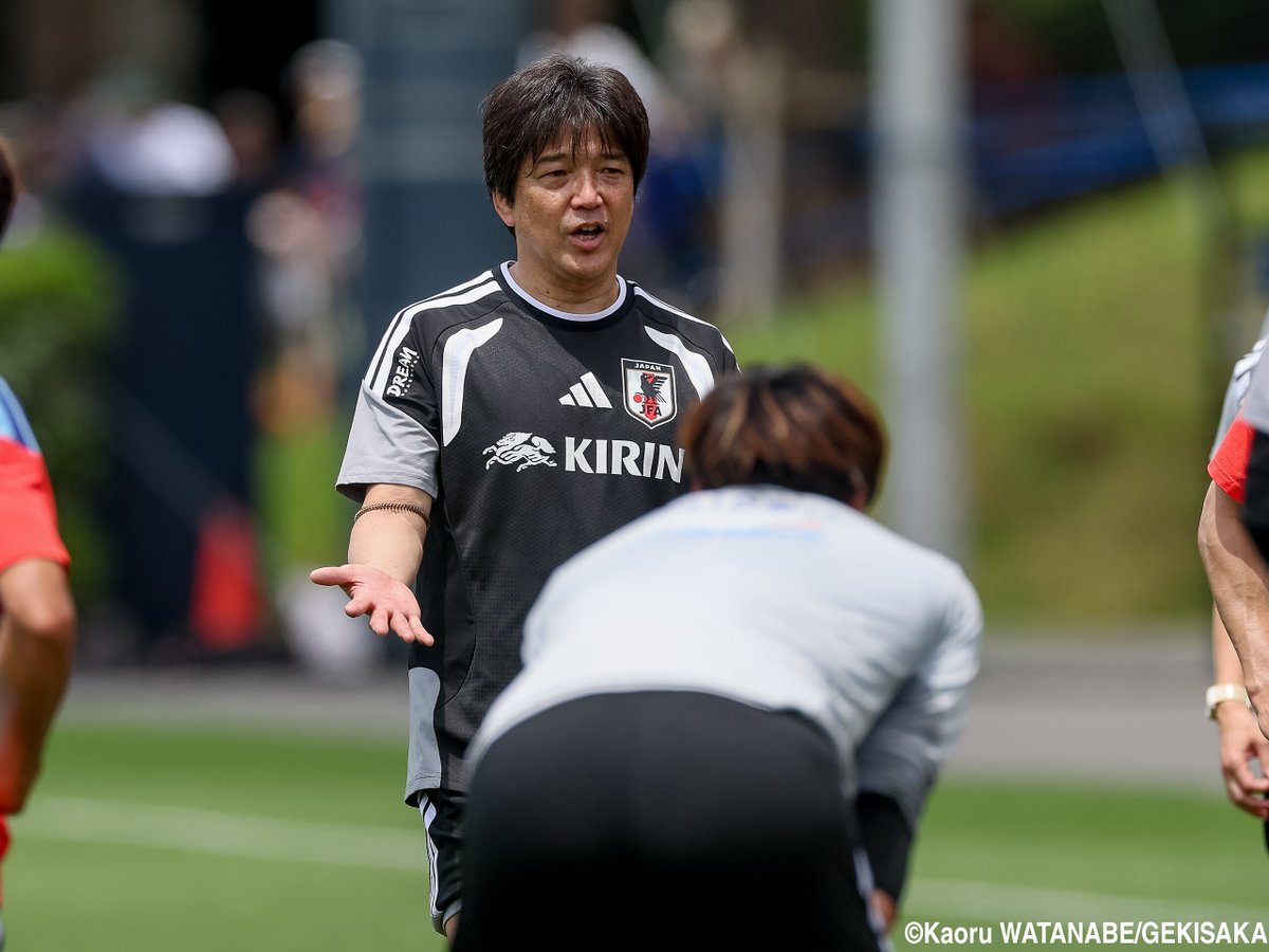 写真特集】森保Jに中村俊輔コーチが初合流、レジェンドコーチ陣が選手