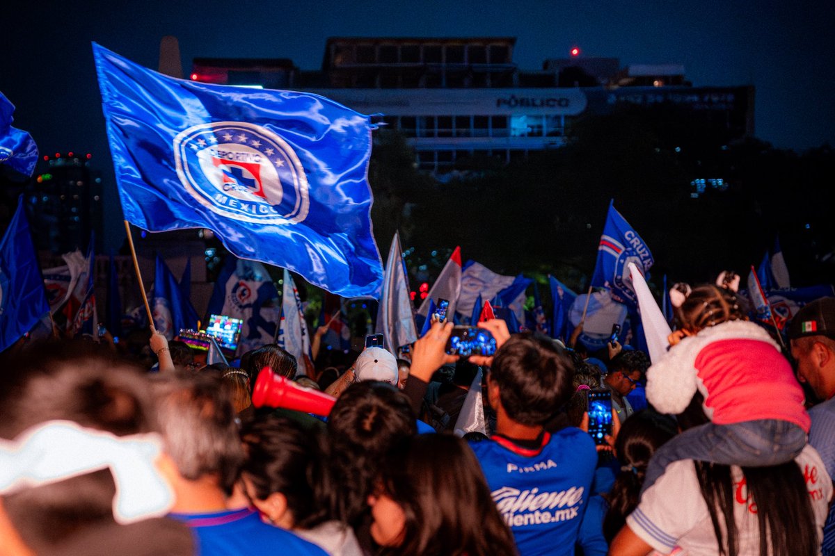 TheJcaos's tweet photo. Cruz Azul campeón 🚂
⭐️⭐️⭐️⭐️⭐️⭐️⭐️⭐️⭐️⭐️ https://t.co/rCEhYFwTDv
