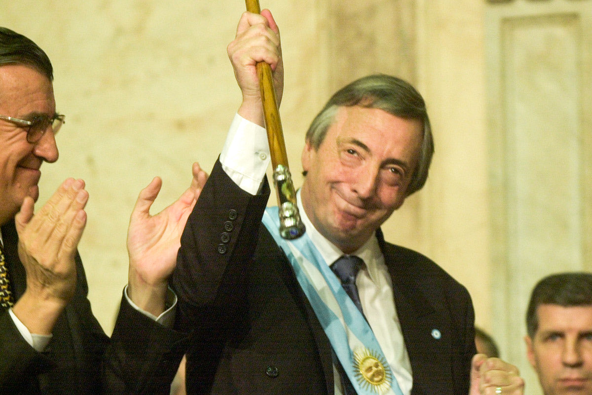 Eze_Berrueco's tweet photo. 🇦🇷25 DE MAYO 2003 - ASUNCIÓN DEL PRESIDENTE NESTOR KIRCHNER 🇦🇷

Luego del ostracismo al que sometieron a nuestro pueblo, llegó la Justicia Social. 

🫂Gracias Nestor por iniciar la gesta histórica que llevó a los mejores años de la Patria.

✌🏽Serás siempre bandera a la Victoria! https://t.co/7RnYLOJX21