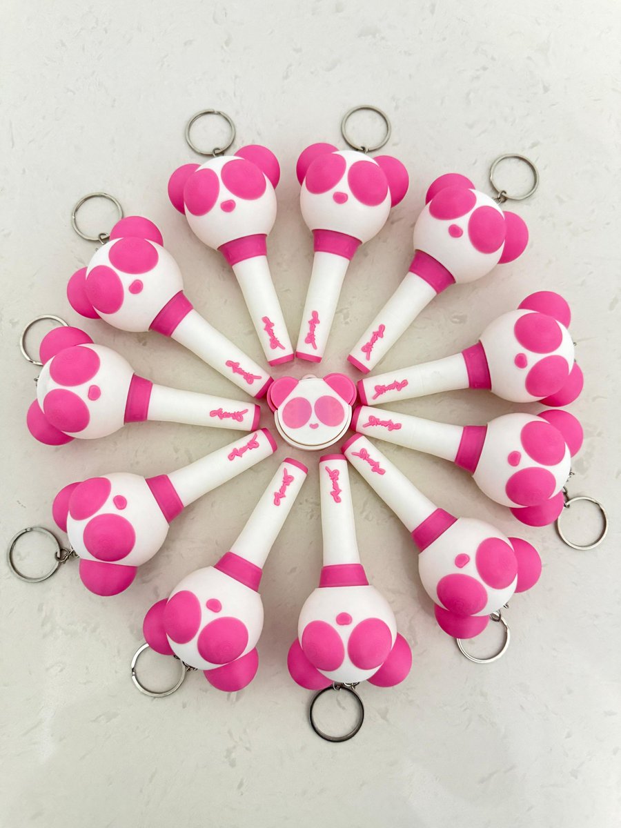 BBboxph's tweet photo. [#BBB_PHGO] from MY 🇲🇾  

Apink Panda Bong / Light stick Clicker

380 ea + isf + lsf + pf
PAYO

At least 10 orders to proceed

Order Here: https://t.co/PczMKEHIr4

apink chorong bomi eunji namjoo hayoung light stick wts lfb pasabuy clicker my ina love me more ph bns https://t.co/ipjSuF5uZy