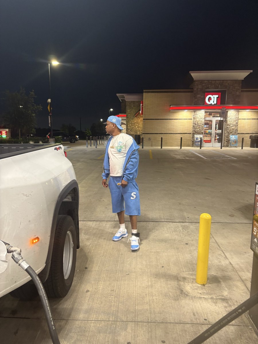 debo4400's tweet photo. Say what now https://t.co/zYxJdto893