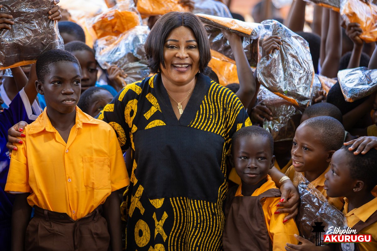 elikplim_a's tweet photo. I embarked on an educational intervention by  distributing school uniforms to pupils across the constituency. 
 #ElikplimIsHere #ChangelsHere #ndc #domekwabenyaconstituency Part 7 https://t.co/lsEVf4A8pE