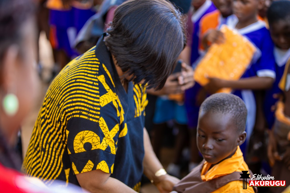 elikplim_a's tweet photo. I embarked on an educational intervention by  distributing school uniforms to pupils across the constituency. 
 #ElikplimIsHere #ChangelsHere #ndc #domekwabenyaconstituency Part 7 https://t.co/lsEVf4A8pE