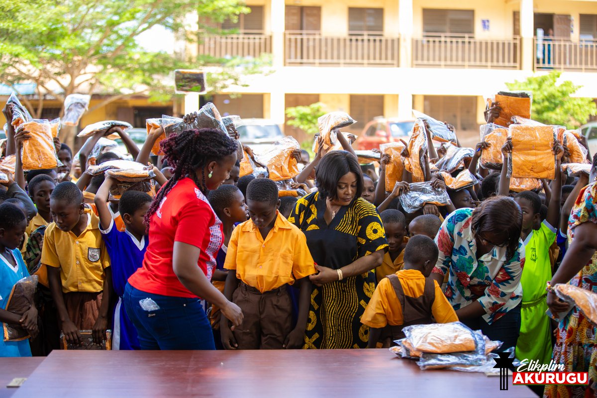 elikplim_a's tweet photo. I embarked on an educational intervention by  distributing school uniforms to pupils across the constituency. 
 #ElikplimIsHere #ChangelsHere #ndc #domekwabenyaconstituency Part 7 https://t.co/lsEVf4A8pE