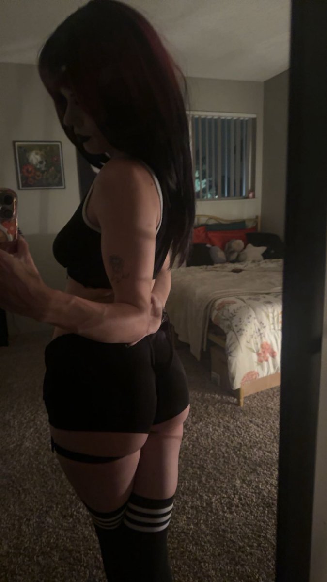 RelapseForRion's tweet photo. you wish you could kneeling behind me loser 

findom loser wallet drain cuck finsub nsfw feet soles gothgirl humanatm https://t.co/iVDFP4m3O4