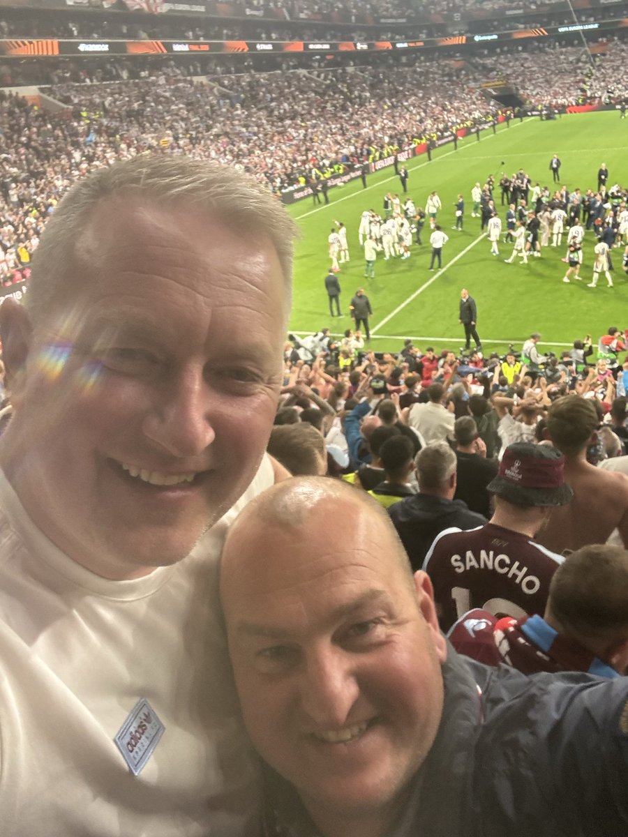 andycoles92's tweet photo. I’ve watched the Villa for over 45 years. Istanbul was the best ever. Special few days with my Dad and mates that will live long into the memory. The Villa 💜💙 https://t.co/xI9Gg2FkKz