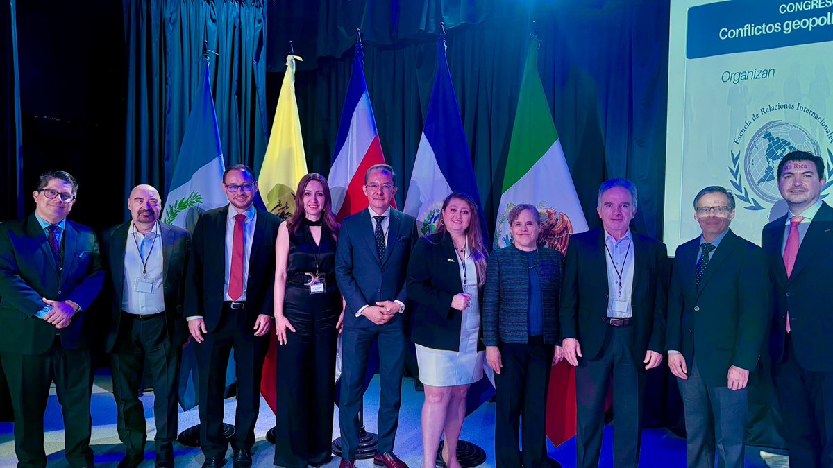 CESPEM_Mx's tweet photo. ✨📣 Hoy lunes 25 de mayo dio inicio el Congreso Internacional coorganizado por la Escuela de Relaciones Internacionales de la UNA, la AMEI y el CESPEM. 🌎El embajador Miguel Ruiz Cabañas impartió la conferencia magistral de Inauguración.🇨🇷 https://t.co/hsxeu9Hd7h