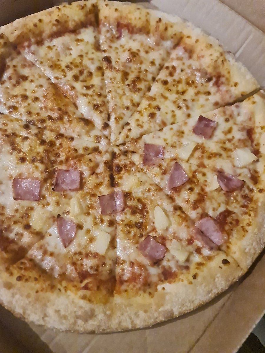 chrissydran's tweet photo. @PapaJohnsUK reporting missing ham and  pineapple on my Hawaiian pizza!! Seriously how much do a few cubes of pineapple cost you given how much it's just cost me to order my half n half  pizza! This is a regular occurrence! https://t.co/WPBZZgZyzQ
