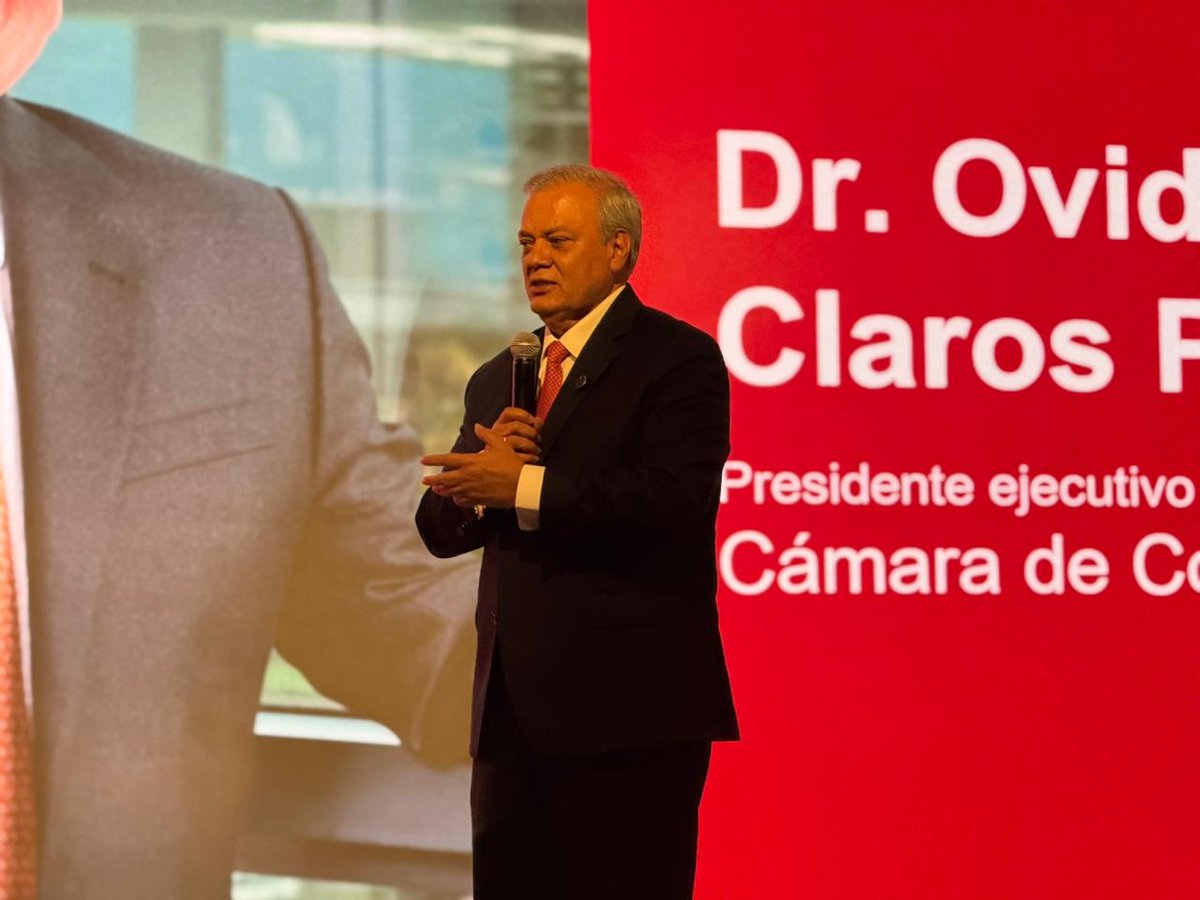 Ovidio_Claros_'s tweet photo. ¿Cómo se están preparando las empresas para el futuro del trabajo? 🚀

Hoy, desde la @camaracomerbog realizamos el Encuentro Empresarial: Tendencias Laborales 2026, un espacio de reflexión junto a empresarios y líderes de Bogotá-Región sobre los cambios que están transformando el talento, el liderazgo y las organizaciones.

En este encuentro, junto a Javier Echeverry, presidente de ManpowerGroup Colombia (@ManpowerGroupCO), conversamos sobre los grandes desafíos que marcarán el 2026: escasez de talento especializado, transformación de habilidades, nuevas expectativas laborales y liderazgo estratégico.