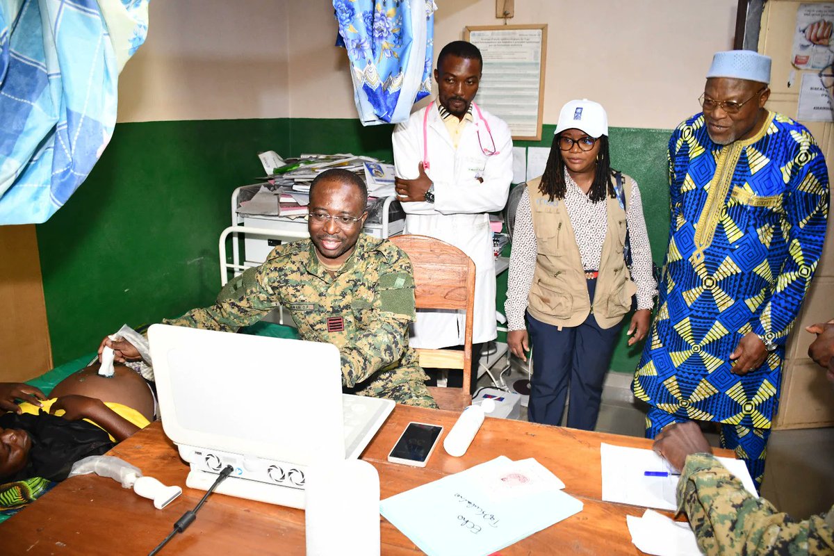 DefenseTg's tweet photo. Dans une dynamique de rapprochement des services sociaux de base des communautés et de renforcement du lien Armée-Nation, les #FAT avec l’appui du @PnudTogo ont organisé du 18 au 25 mai une campagne d’actions médicales gratuites dans la région des Savanes. https://t.co/52Ug4PM0kT https://t.co/zjxajqBpl1