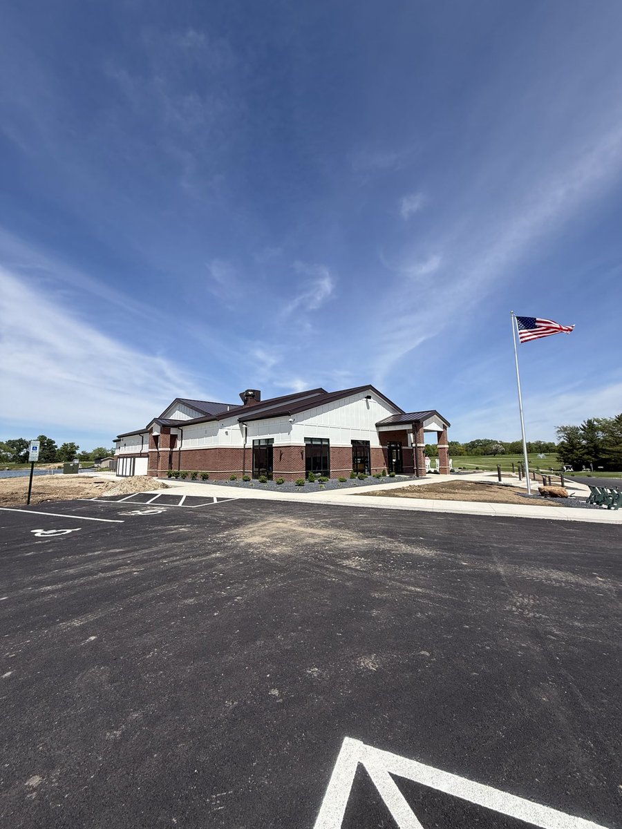 MCEGC's tweet photo. Memorial Day Weekend here the Elks! Our new clubhouse is officially open, stop by and check out what’s new here! https://t.co/MCogiSI8b4