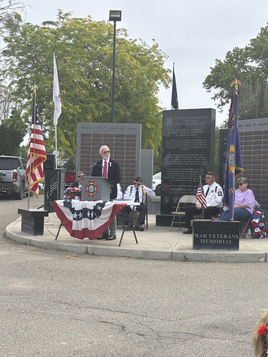 RepNewhouse's tweet photo. Today, I had the opportunity to join members of the American Legion Post, officers of the VFW, and the American Legion Auxiliary in Sunnyside to share a few words this Memorial Day. 

It was an honor and privilege to be a part of the ceremony and to remember our nation’s heroes who made the ultimate sacrifice defending our freedoms.