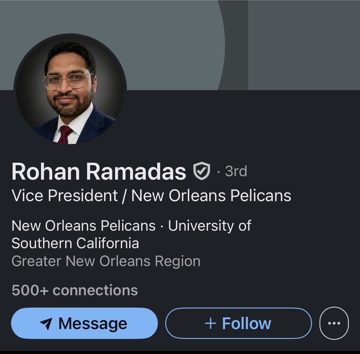 Lakers__Win's tweet photo. O Lakers acertou a contratação de Rohan Ramadas para ocupar o cargo de assistente do GM, que é o Rob Pelinka.

Antes de vir para LA, Ramadas estava no Pelicans e ocupava o cargo de VP de Estratégia e Operações.

🗞️@ShamsCharania | @mcten https://t.co/6lFmWxxMYC