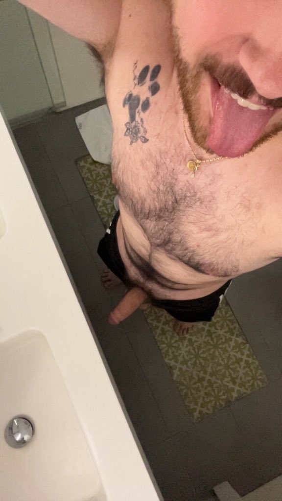 JakeForGuys's tweet photo. Hmmm fuck im horny rn🤤🤤 https://t.co/K2K7jh8XYx