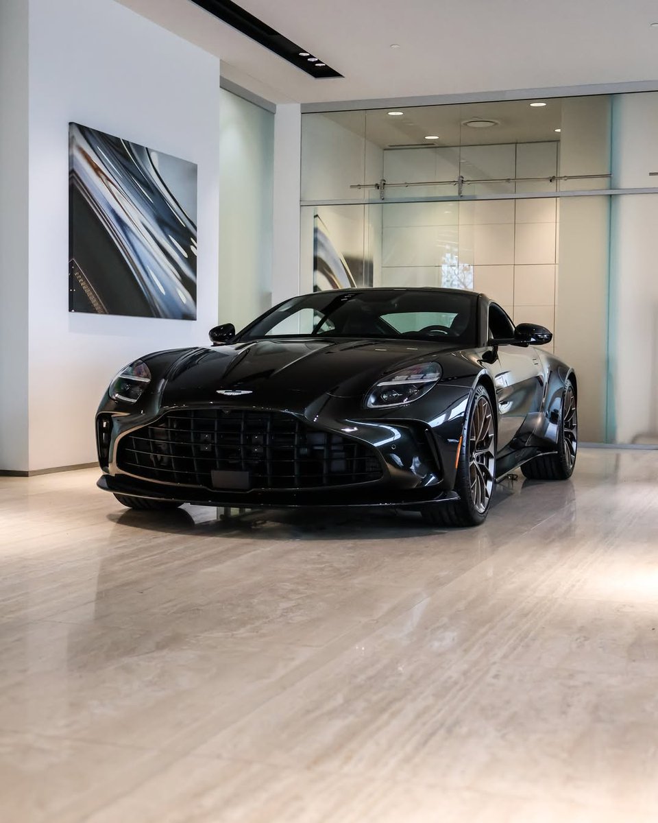 CarsUniquee's tweet photo. ASTON-MARTIN MTL 🖤 https://t.co/ODqKWTKDcK
